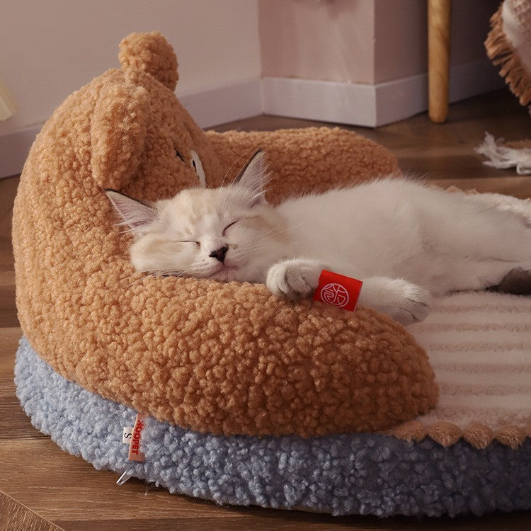 Warm Plush Cat Bed – Cozy Winter Nest